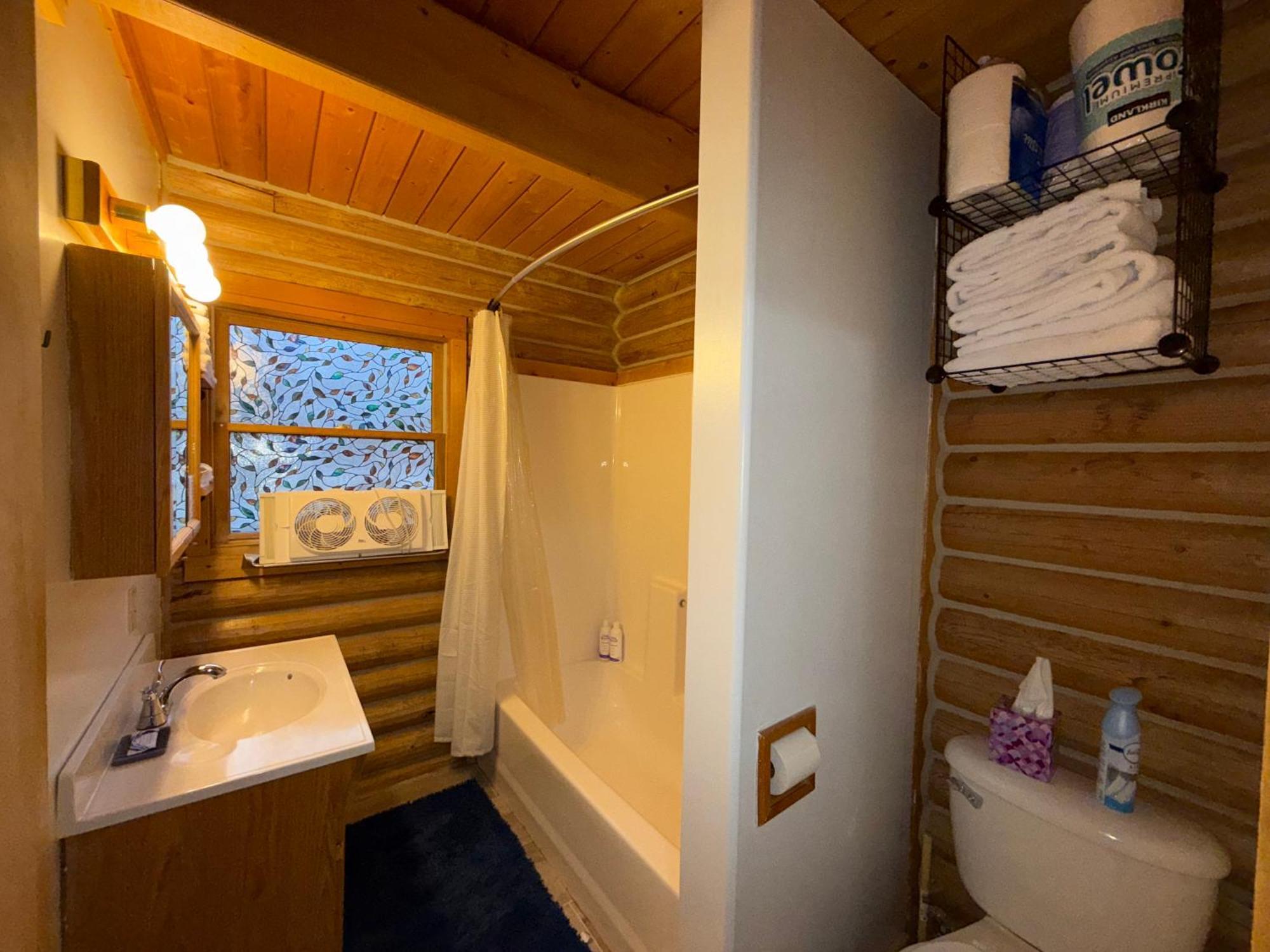 Talkeetna Log Cabin With Hot Tub Unit 2 Exterior foto